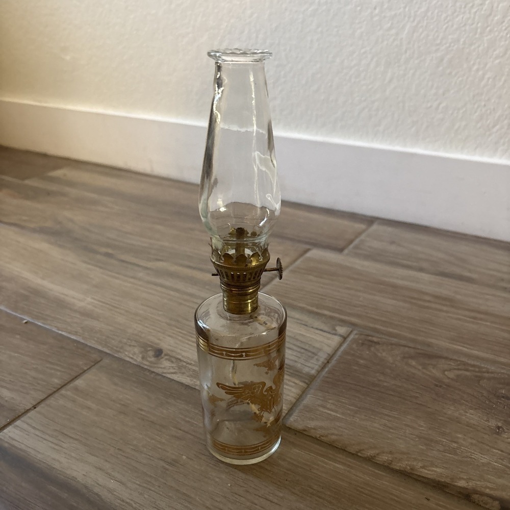 Vintage 50s Foster Forbes Glass Hurricane Oil Lamp Gold American Eagle Shield